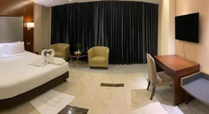 Hotel Tower Inn, Ćottogram Zewnętrze zdjęcie