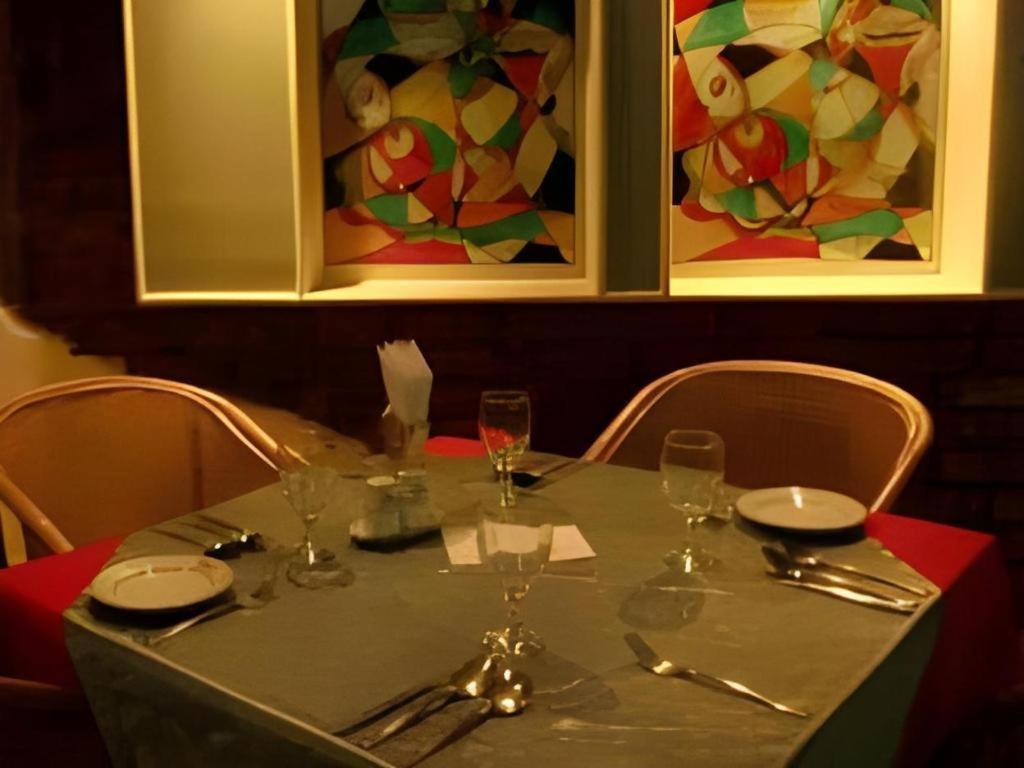 Hotel Tower Inn, Ćottogram Zewnętrze zdjęcie