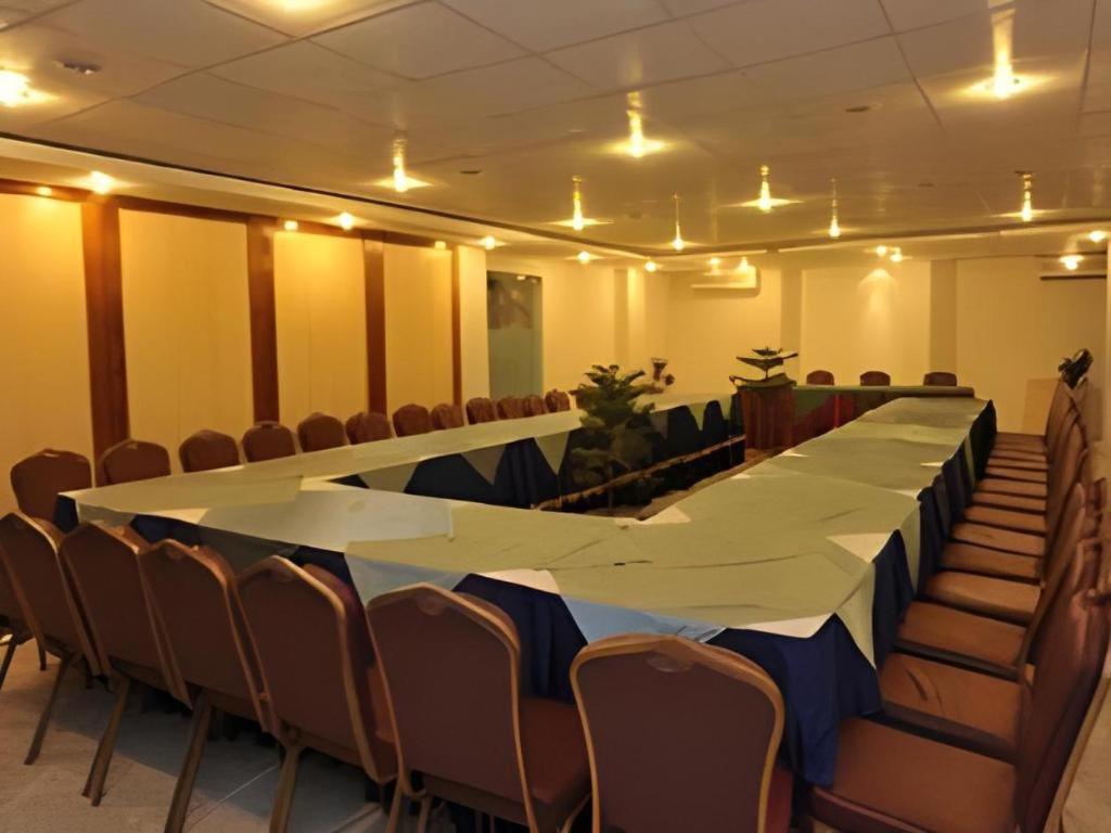 Hotel Tower Inn, Ćottogram Zewnętrze zdjęcie