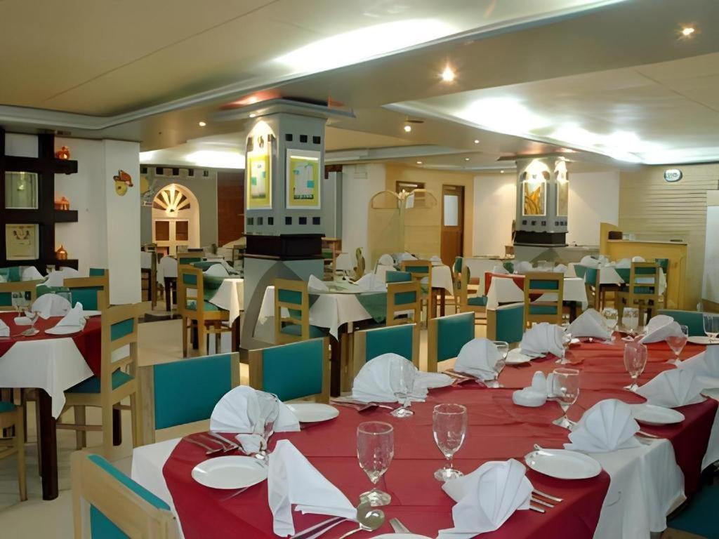 Hotel Tower Inn, Ćottogram Zewnętrze zdjęcie