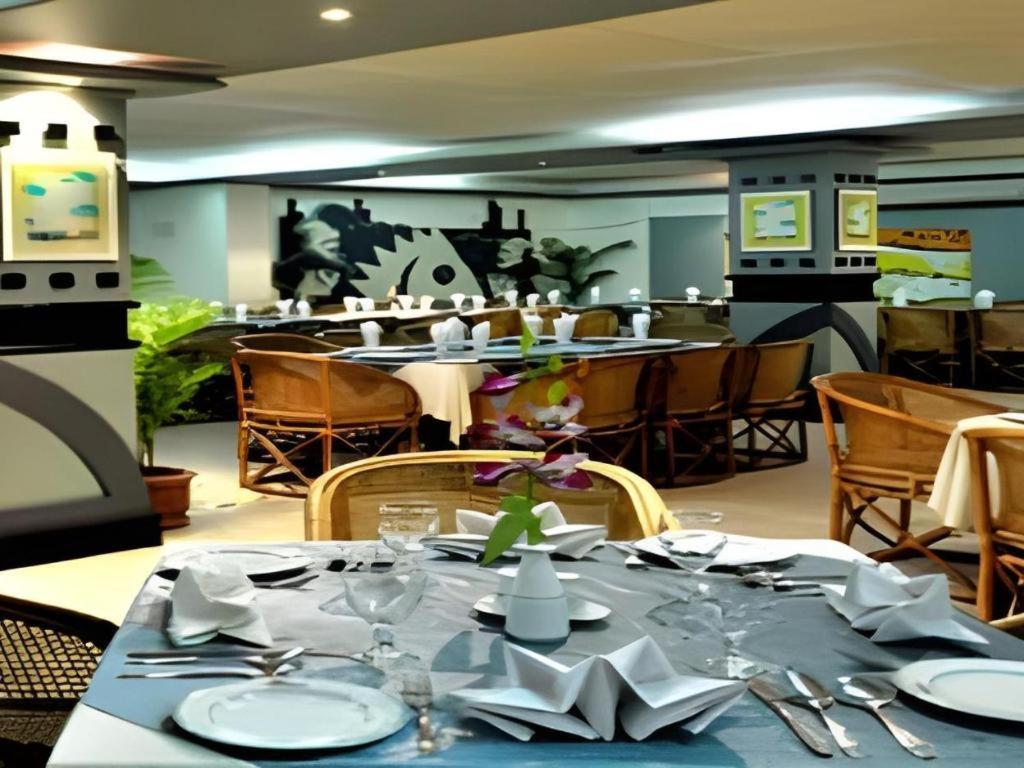 Hotel Tower Inn, Ćottogram Zewnętrze zdjęcie