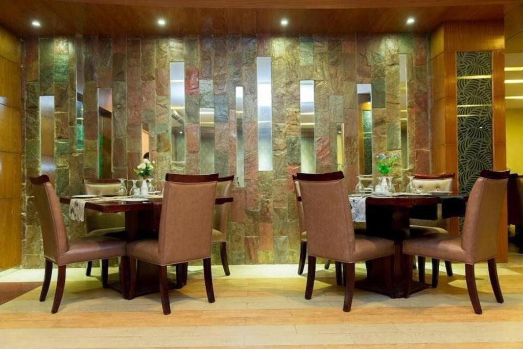 Hotel Tower Inn, Ćottogram Zewnętrze zdjęcie
